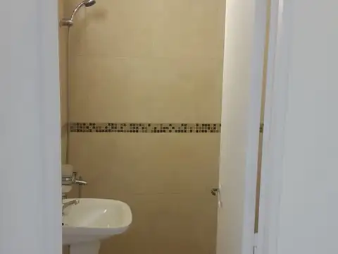 EN VENTA EN CIUDAD JARDIN HERMOSO DEPARTAMENTO DE 2 AMBIENTES EN 1ER PISO AL FTE. - FICHA 2966