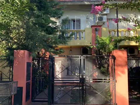 Venta triplex 4 ambientes Martin Coronado permuta