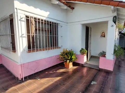 Almirante Brown 1300