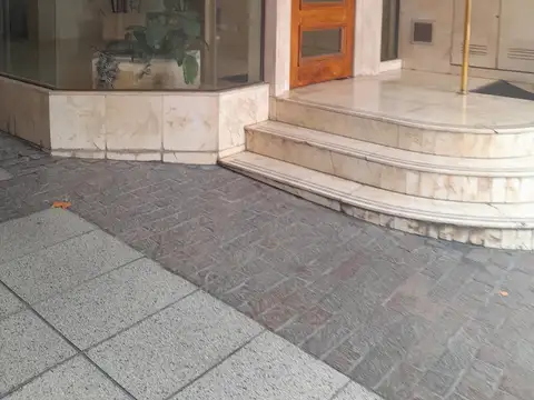 Depto en Alquiler en Belgrano. Monoambiente c/cochera, baulera y pileta.