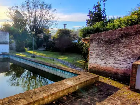 CASA EN VENTA EN CITY BELL ENTRE CAMINOS