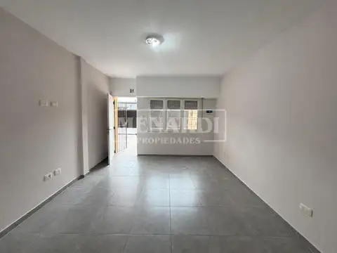 Depto Tipo Casa en Alquiler en Chilavert, $ 700.000