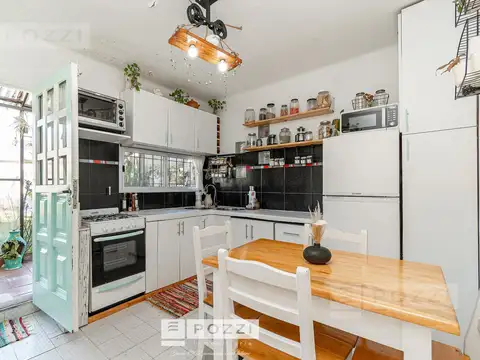 Casa 5 ambientes con 2 baños