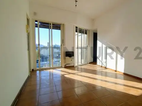 VENTA DEPARTAMENTO 2 AMBIENTES - SUPER LUMINOSO - PISO ALTO  CON VISTA ABIERTA - VILLA URQUIZA