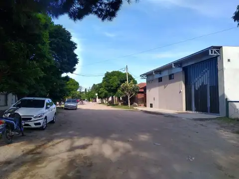 calle 13 400, Piso cal