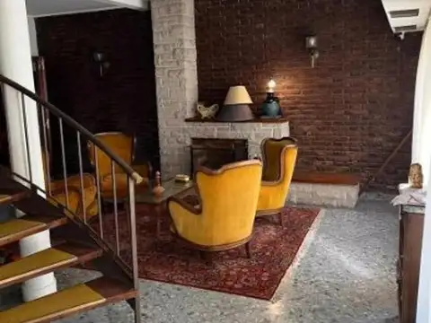 Casa 5 ambientes con 1 baño