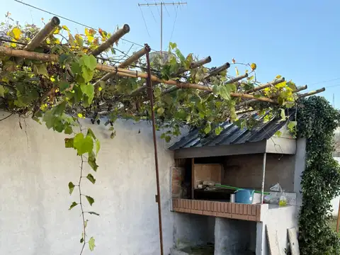 Casa 3 ambientes con 1 baño