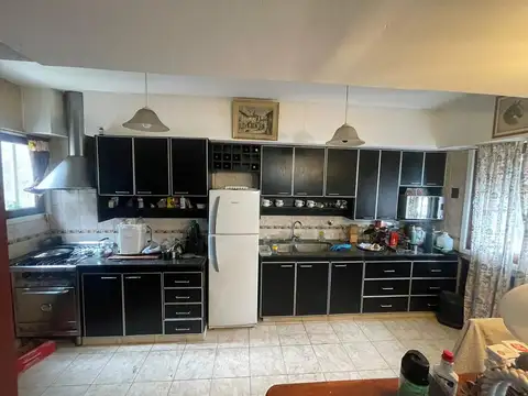 Casa 5 ambientes con 2 baños