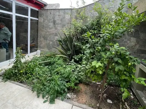 Av Fortunato De La Plaza 1800