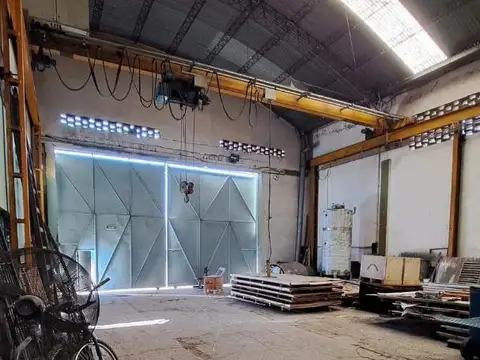 Galpon en Venta en La Esmeralda, USD 350.000