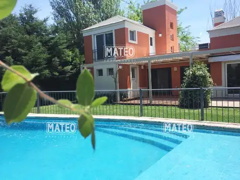 Casa 4 ambientes con 4 baños