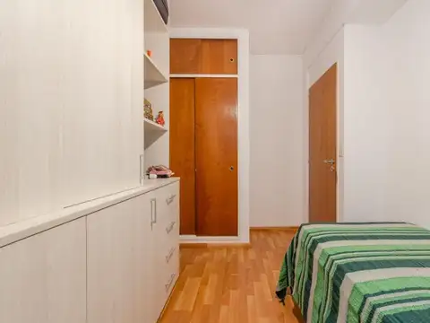 Alquiler en Caballito: Luminoso 3 Ambientes con Parrilla Propia, Cochera y 2 Baños Completos