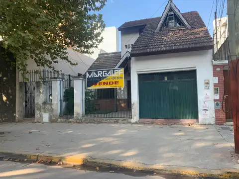 RESERVADO!! a REFACCIONAR Chalet PH al FTE c/Gje, en plena Lanusita, ideal inversor