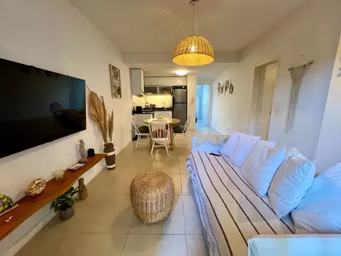 Departamento dos ambientes con cochera en venta - Bernal Centro