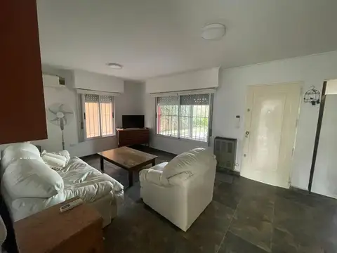 Casa 1 dormitorio - Parque - Pileta