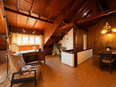 Casa en Alquiler con 1 cochera