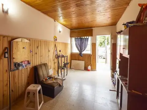 VENTA CASA 2 DORMITORIOS CON PATIO VGG OPORTUNIDAD