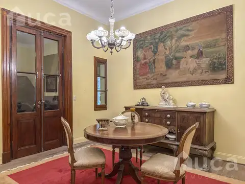Casa en venta , estilo inglés , con jardín,  en Coghlan