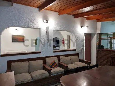 Casa en La Plata para construcción de edificio (UC2)