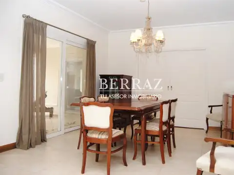 Casa 5 ambientes con 4 baños