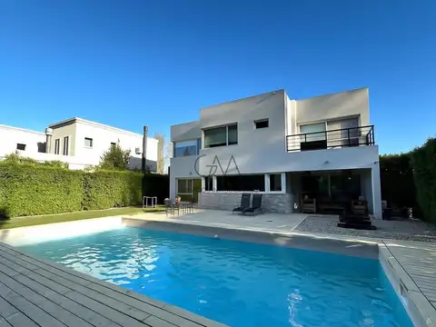 Av. Jorge Newbery 5005, B7600 Buenos Aires, Provincia de Buenos Aires, Argentina, Mar Del Plata, Buenos Aires, Argentina.