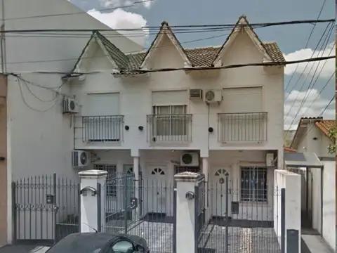 DUPLEX 3 AMBIENTES CON COCHERA