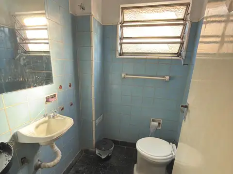 CASA EN VENTA EN PRIMER PISO CON LOCAL EN PLANTA BAJA