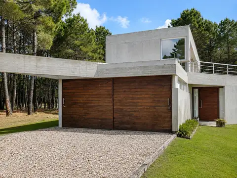 Venta Casa 5 Amb a 250mts de la Playa en Barrio VillaRobles Costa Atlántica