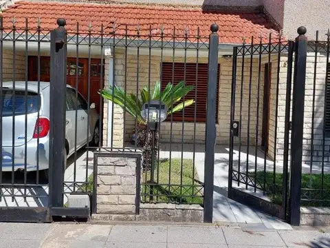 Casa  en Venta ubicado en Caseros, Tres de Febrero, G.B.A. Zona Oeste