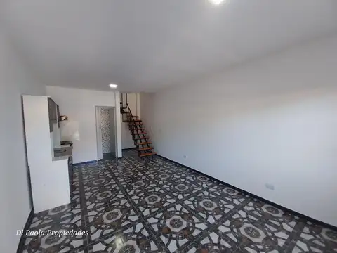Depto Tipo Casa en Venta con 1 cocheras
