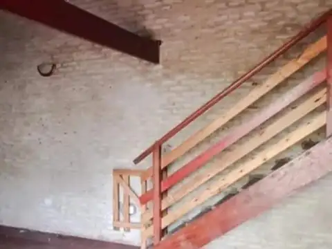 LOCAL SOBRE AVENIDA MÁS PH