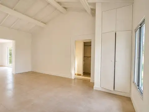Casa 4 ambientes con 3 baños