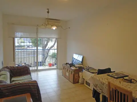 Wineberg 2780 E/ Alberdi y S Peña al 2700