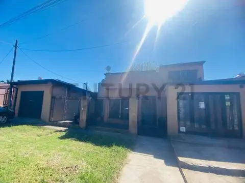 CASA EN PH DE 3 DORMITORIOS, EN SAN CARLOS.