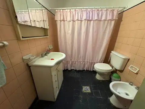Casa a reciclar, 2 dormitorios y amplio parque