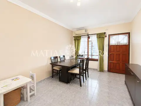 Casa 3 ambientes con 2 baños