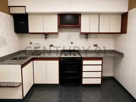 Venta Casa 5 Ambientes Caseros 325 m2 Oportunidad para Inversión o Vivienda