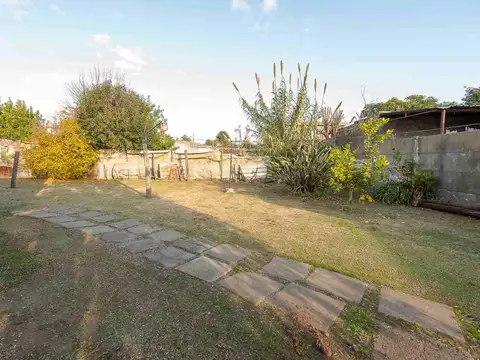Casa en Venta con 3 cocheras