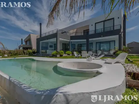 Casa en Muelles -MB- excelente ubicación