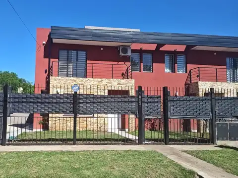 Casa 3 ambientes con 2 baños