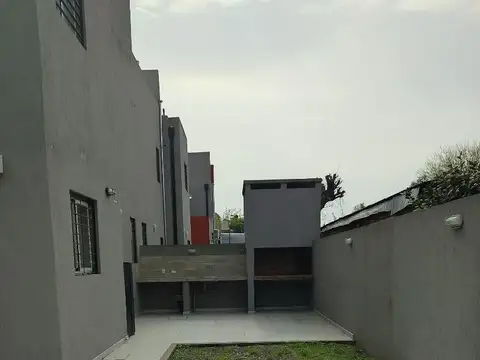 Casa en Alquiler en Villa Gobernador Udaondo, USD 700