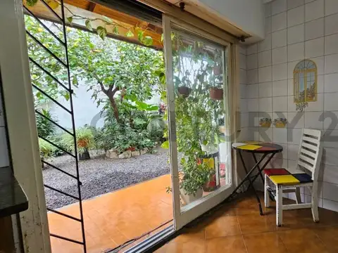 Casa 5 ambientes con 1 baño