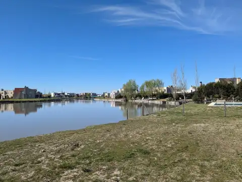 Terreno en Venta 20  mts Fondo