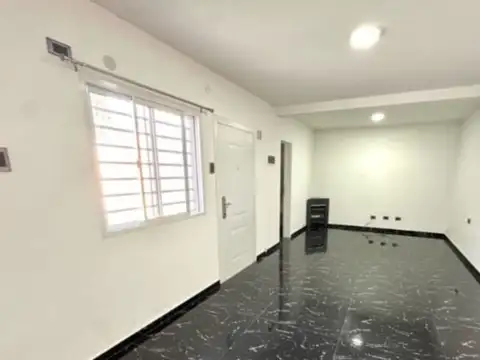 Depto Tipo Casa 2 ambientes con 1 baño