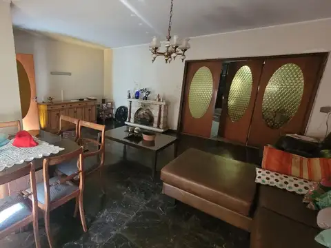 Depto Tipo Casa en Venta con 2 cocheras