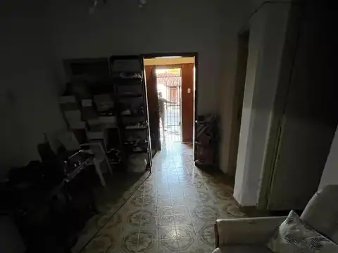 Casa 8 ambientes con 3 baños