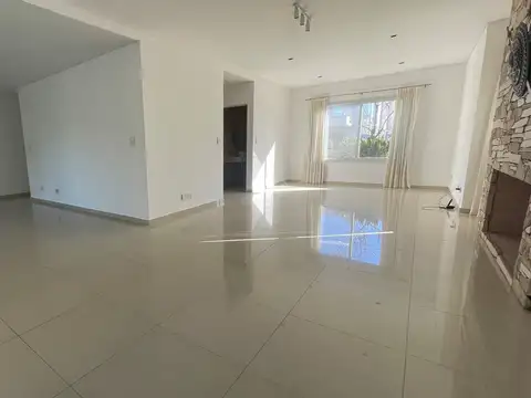Casa en Alquiler de 4 dormitorios