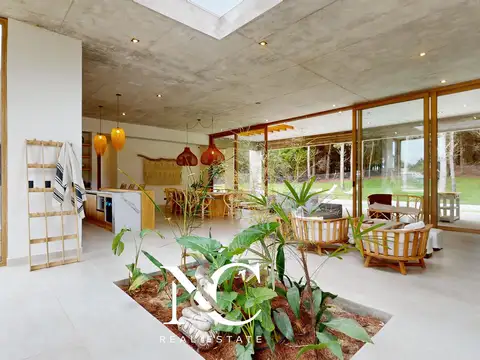 Casa en venta en Costa Esmeralda fondo libre al bosque