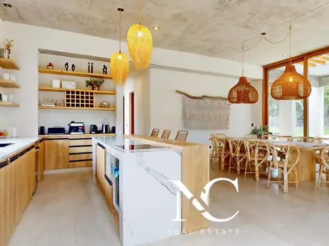 Casa en venta en Costa Esmeralda fondo libre al bosque