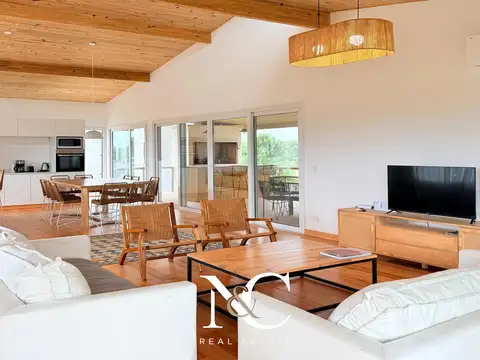 Casa en Venta en Costa Esmeralda, USD 360.000